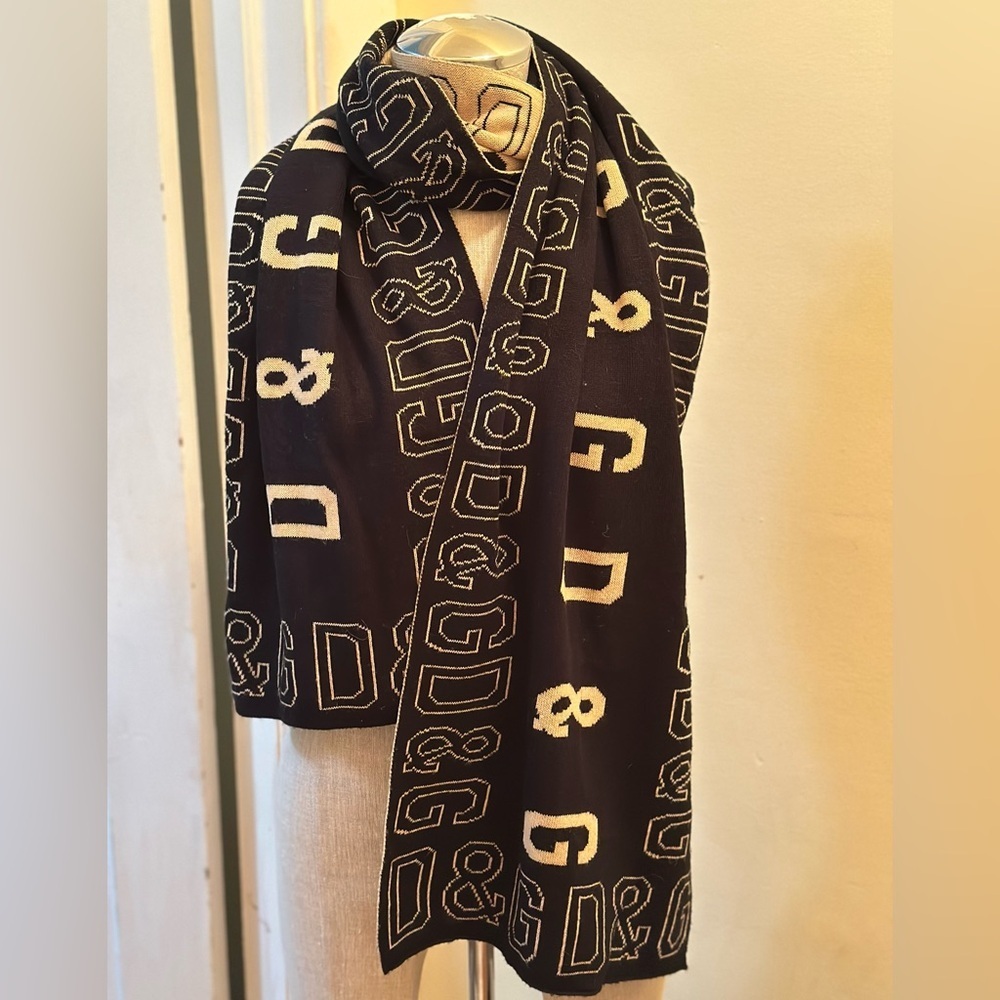 DOLCE & GABBANA reversible monogram scarf